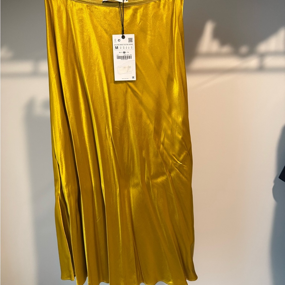Zara Yellow Midi satin skirt.